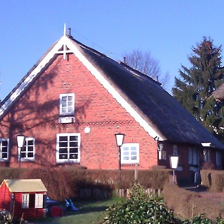 Отель Nobis Krug Gross Sarau Экстерьер фото