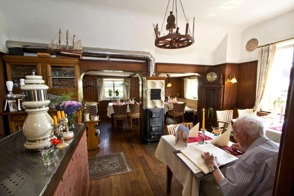 Отель Nobis Krug Gross Sarau Экстерьер фото